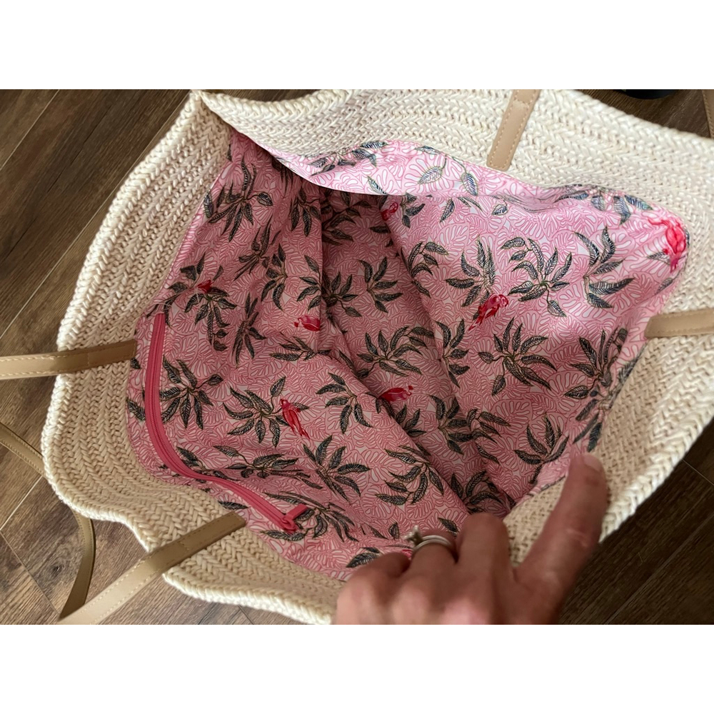 Vera Bradley NWOT pink bird tote purse - Picture 11 of 11